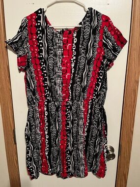 Black, White & Red Patterned Short Sleeve Dress